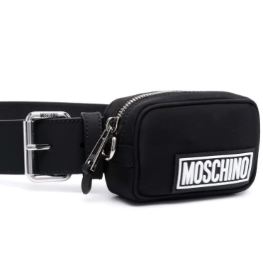 New without tag!  Moschino belt with pouch